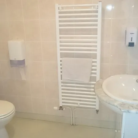 بيت ضيافة D'hotes De L'auberge L'astrassadou 3*